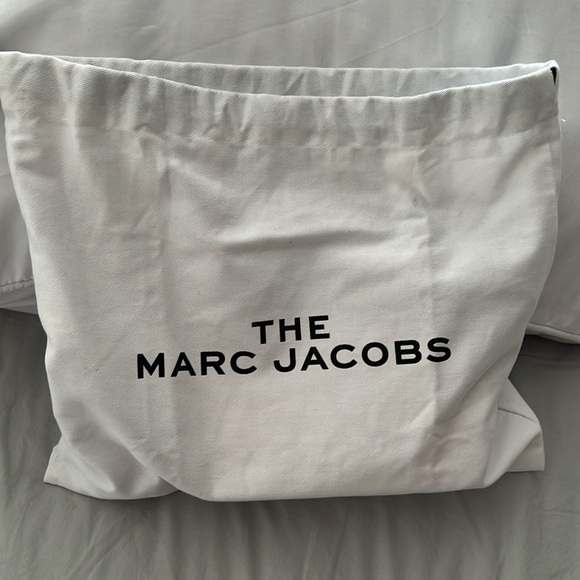 The MARC JACOBS 💯 AUTHENTIC - Picture 8 of 8